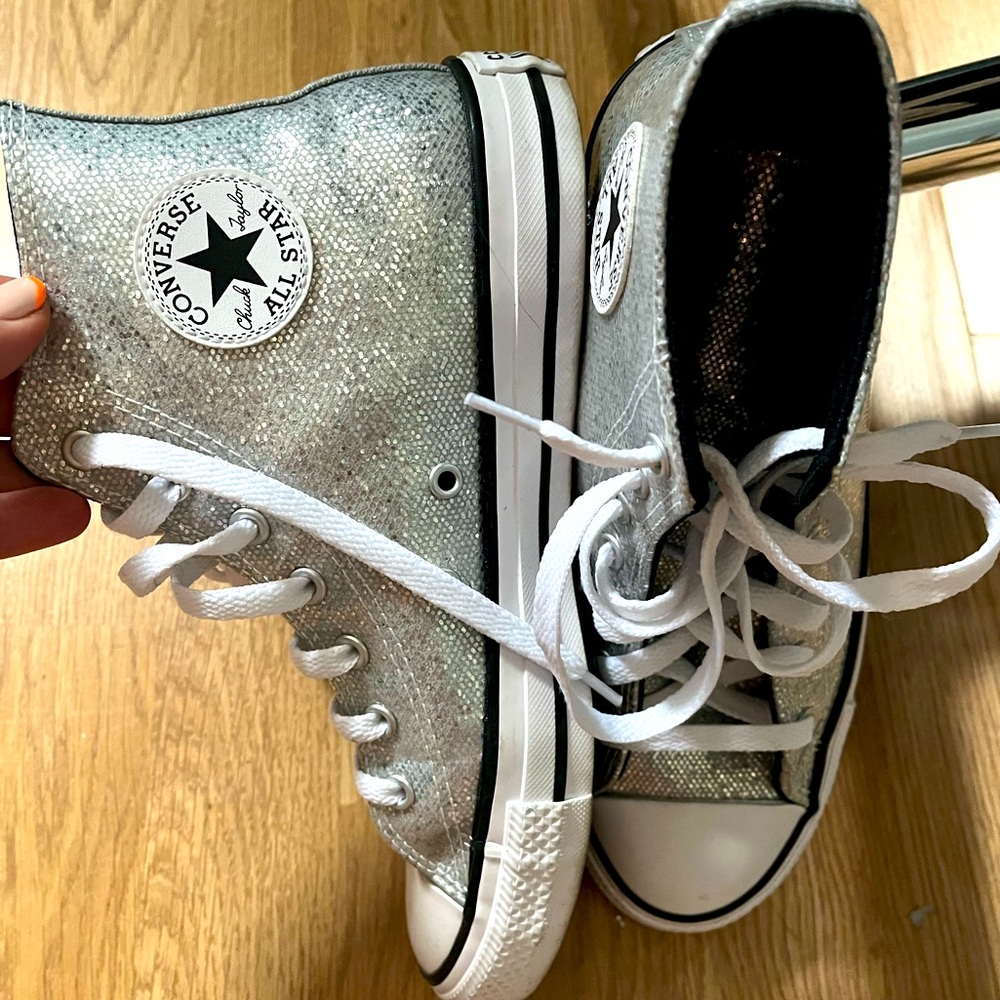 Glitter converse, silver, worn outside once! Very fun sneakers pretty much new!